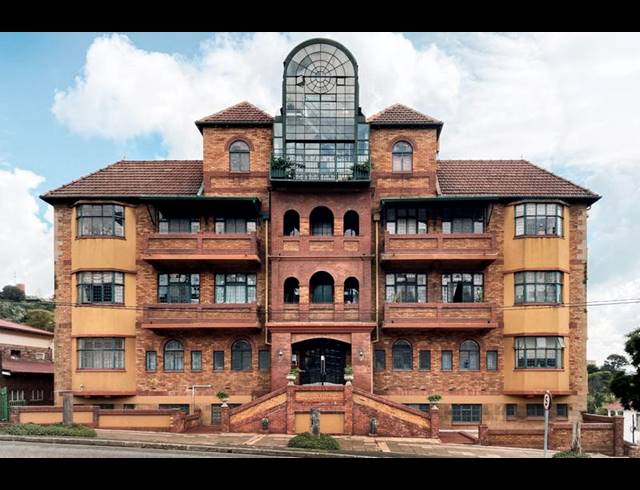 2 BEDROOM APARTMENT FOR SALE IN KENSINGTON